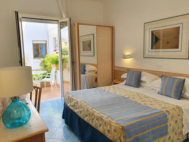 غرفة بسرير مزدوج أو سريرين منفصلين، Aurora Hotel & Suites Sul Mare 1/7