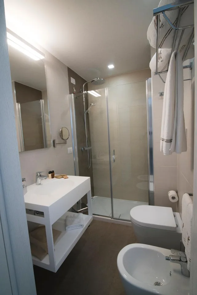 غرفة قياسية بسرير مزدوج في الطابق الأرضي، M F Hotel 10/10