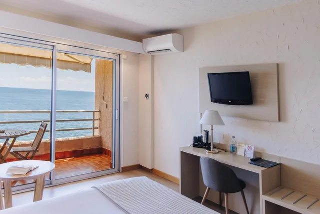 غرفة قياسية ثلاثية بإطلالة على البحر، Hotel Alivi 6/8