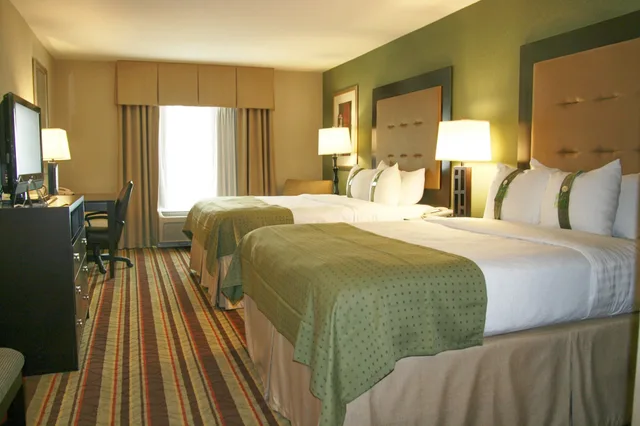 غرفة قياسية بسريرين كوين لذوي الإعاقة، Holiday Inn Blytheville 3/6