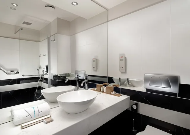 Double Room Deluxe City View, Athens Tiare by Mage Hotels 2/2