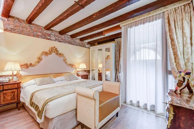 شقة كلاسيكية في الملحق، Hotel Al Duca di Venezia 1/1