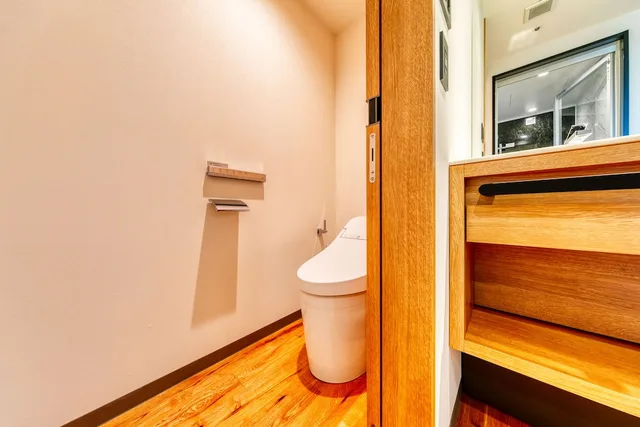 غرفة ركنية بسريرين منفصلين بإطلالة على الحديقة بشرفة بحوض استحمام، Umekoji Potel KYOTO 9/10
