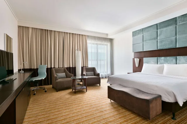Traders, Club, Deluxe, Twin Beds، Traders Hotel, Qaryat Al Beri, Abu Dhabi 3/6