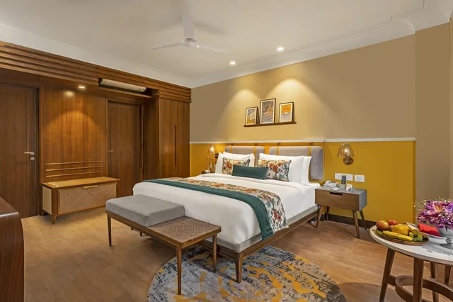 2 Bedrooms, Royal, Apartment, 2 Queen Beds, Garden or Hill View، Aloha On The Ganges 2/3