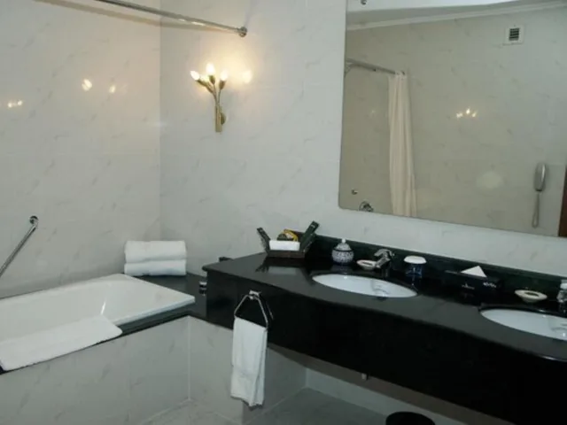 غرفة كلوب تنفيذية، Avari Hotel Lahore 5/6