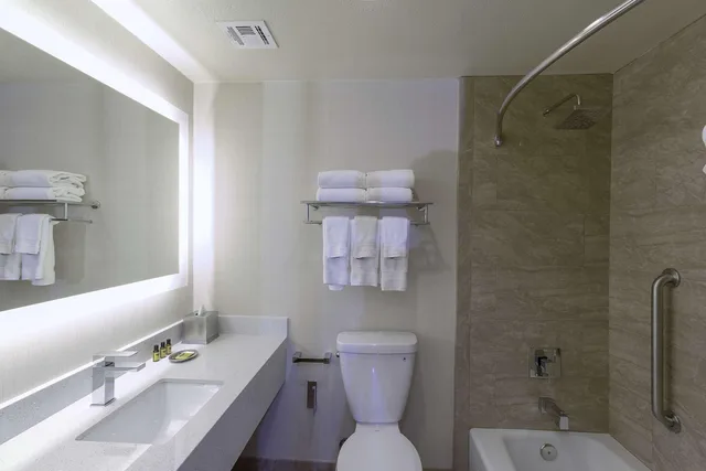 جناح بسرير كينج بشرفة، Best Western Plus Carpinteria Inn 6/7