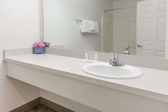 غرفة قياسية بسريرين كوين بإطلالة على البحر يُسمح فيها بالحيوانات الأليفة، Travelodge By Wyndham Depoe Bay 5/6