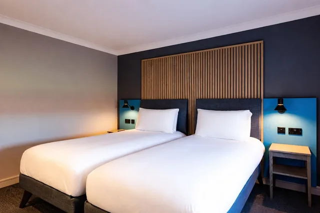غرفة بسريرين منفصلين، Village Hotel Manchester Cheadle 1/9
