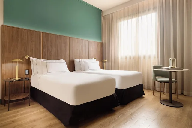 Connecting, Melia, King Bed، Melia Milano Hotel 2/9