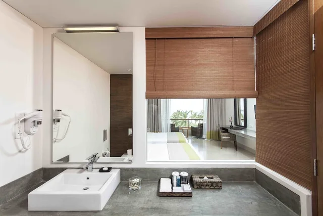 Deluxe, 1 King and 1 Single Beds, Amaya Beach Passikudah 5/5