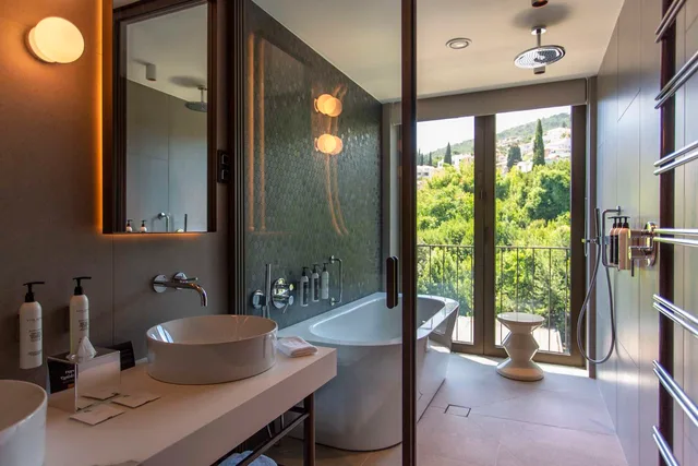 غرفة ركنية بسرير كينج بإطلالة على البحر، Keight Hotel Opatija, Curio Collection by Hilton 8/10