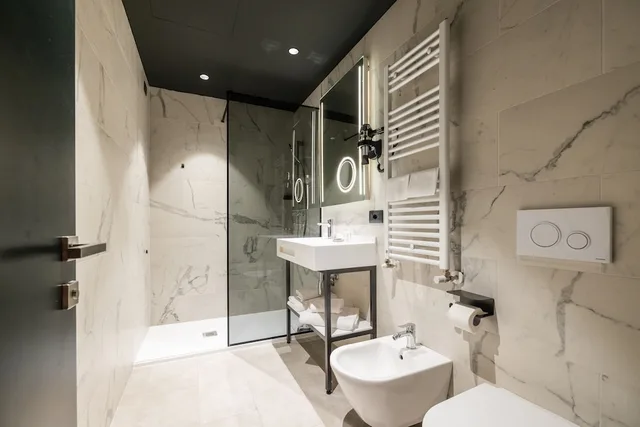 غرفة ثلاثية بسرير مزدوج مع أريكة، Smart Hotel Milano Central Station 6/9