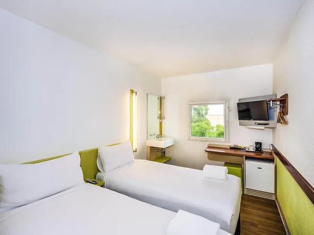غرفة قياسية بسريرين منفصلين، Ibis Budget St Peters 3/6