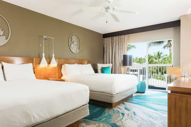 غرفة بسرير مزدوج بإطلالة على المسبح، DoubleTree Resort by Hilton Hotel Grand Key - Key West 2/3