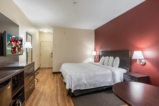 Superior, King Bed, Accessible, Red Roof PLUS Phoenix West 5/7