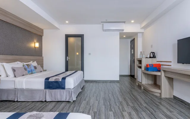 غرفة ديلوكس عائلية بإطلالة على البحر بشرفة، Kaani Grand Seaview 2/10