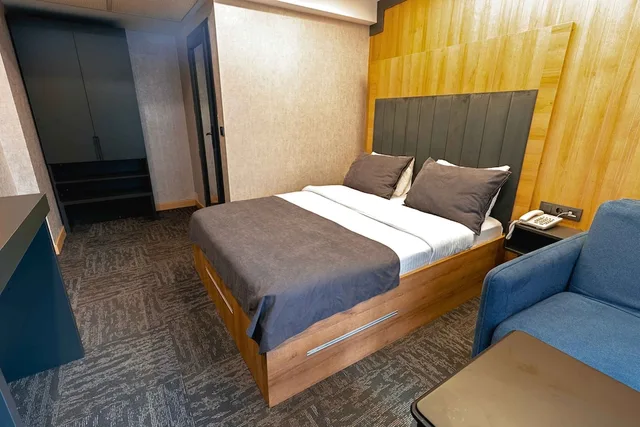 2 Bedrooms, Deluxe, Suite, 1 Double and 1 Single Bed, 2 Bathrooms, 2 Sofa، Fengo Hotel 5/8