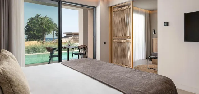 Suite, Swim Up Pool، Ella Helea 1/7