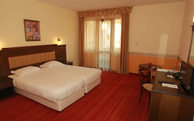 غرفة بسريرين مزدوجين مع أريكة، MPM Hotel Sport Ski In Ski Out 2/4