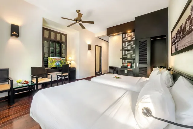 غرفة كلاسيكية بسرير كينج بإطلالة على المدينة، Hoi An Historic Hotel 5/8