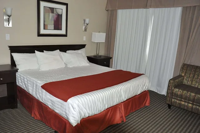 غرفة بسرير كينج، Ramada by Wyndham Abbotsford 1/4
