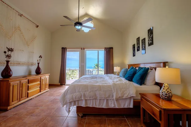 بنتهاوس ملكي بفراش فوتون وسريرين كينج بإطلالة على البحر بـ3 غرف نوم، Sapphire Beach Resort 3/3