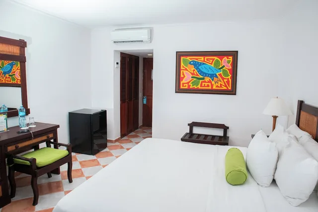 غرفة بسرير كينج بإطلالة على البحر، Grand Decameron Panama, A Trademark All Inclusive Resort 1/4