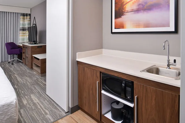 جناح بسريرين كوين مع أريكة بمطبخ صغير، Hampton Inn & Suites Boise/Spectrum 5/5