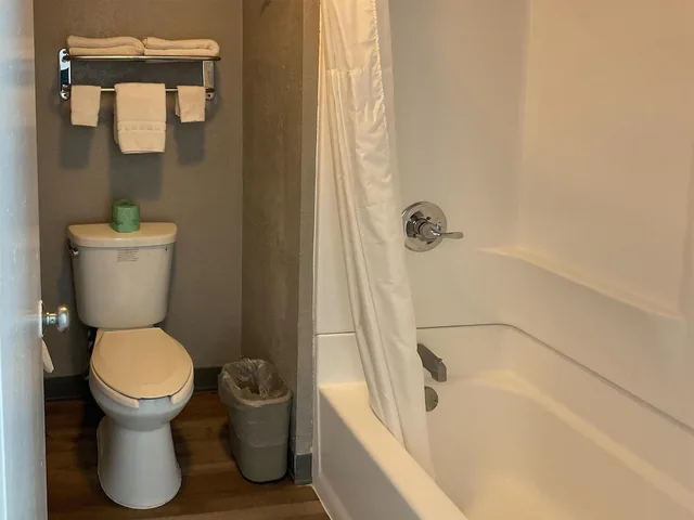 غرفة قياسية بسرير كوين للمدخنين، Motel6 Odessa 6/9