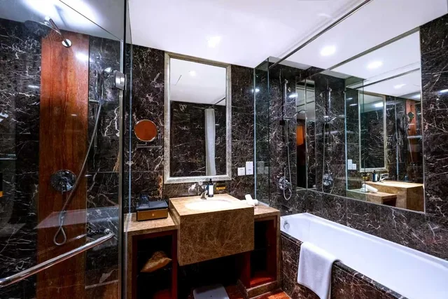 غرفة كومفورت بسرير كوين بإطلالة على المدينة، Empark Grand Hotel Xian 6/6