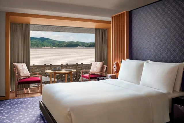 Suite, King Bed, Mountain View, The Ritz Carlton Kyoto 2/4