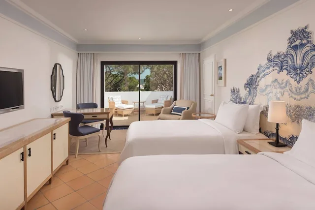 غرفة ديلوكس بسرير كوين بإطلالة على البحر بشرفة، Pine Cliffs Hotel A Luxury Collection Resort Algarve 4/10