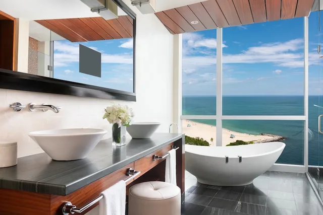 Room, King Bed, Ocean View, Balcony, Ritz Carlton Bal Harbour 3/3