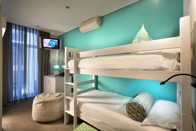 غرفة عائلية بسرير كينج وسرير بطابقين، The Grand Daddy Boutique Hotel 1/3