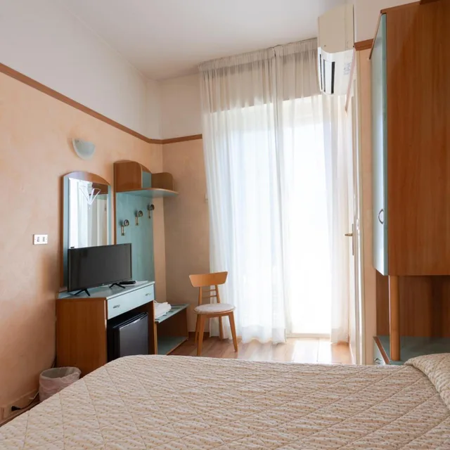 غرفة بسرير مزدوج أو سريرين منفصلين، Hotel Britannia 9/10