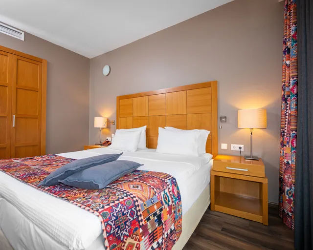King Bed, Sea Front، Golden Star City Resort 4/10