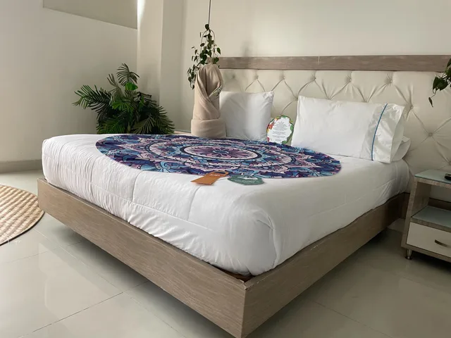 جناح جونيور، Hotel Bolivariana Plaza 2/6