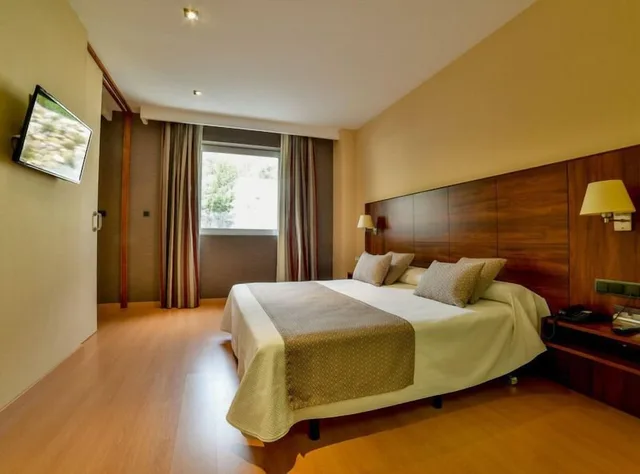 غرفة بسرير مزدوج أو سريرين منفصلين، Hotel Riscal 2/8