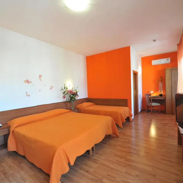 غرفة رباعية، Astor Hotel Perugia 6/9