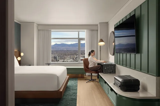 Cottage, Suite, King Bed, Hyatt Regency Denver 1/4