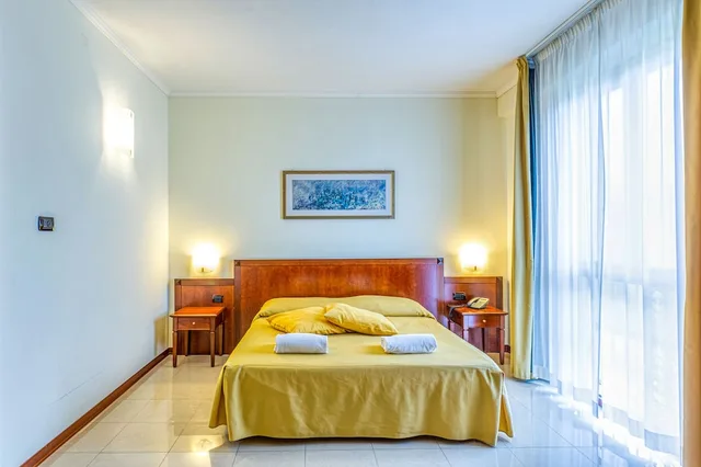 غرفة قياسية بسرير كوين، Le Torri Hotel 1/7