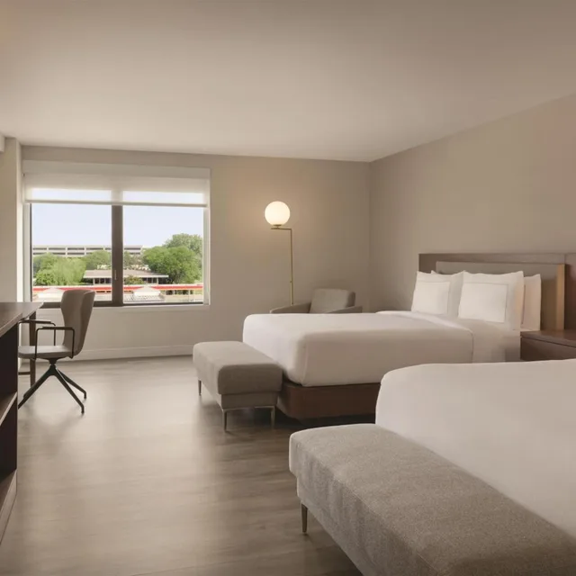 غرفة بسريرين كوين بحوض استحمام لذوي الإعاقة، Doubletree By Hilton Bloomington Minneapolis South 2/8
