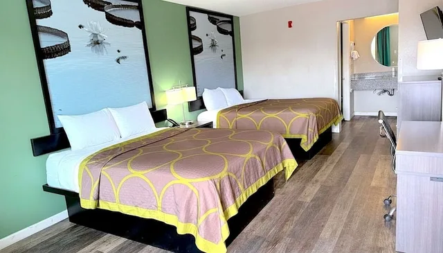 غرفة بسريرين كوين، Super 8 By Wyndham Marianna 4/10