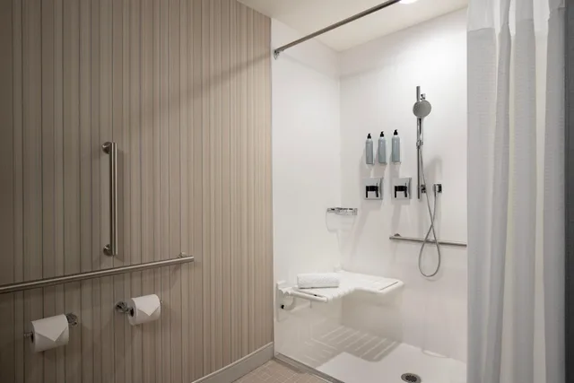 Standard, 2 Queen Beds, City View, Courtyard By Marriott Nanaimo 10/10