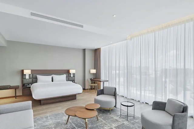 1 Bedroom, Suite, King Bed, City View, Sofa, Ac Hotel By Marriott Saltillo 8/10