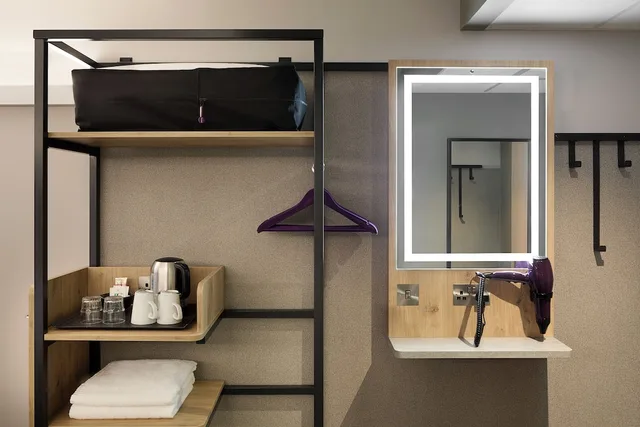 غرفة عائلية رباعية بسرير مزدوج وسريرين منفصلين، Premier Inn London Hampstead Hotel 4/4