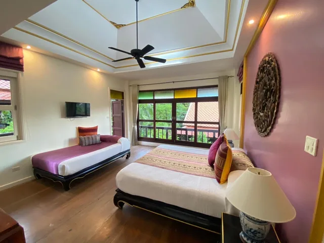 Gold, King Bed, Pool View, Sofa, High Floor, Near the Pool، Rabbit Resort 1/2