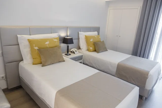 غرفة قياسية بسرير مزدوج بإطلالة على المتنزه بشرفة، Hotel Concha 1/3