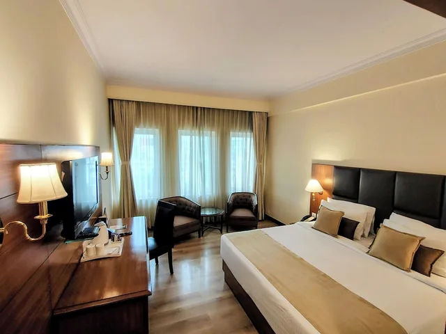 غرفة ديلوكس بسريرين منفصلين، Peerless Inn Kolkata 2/10
